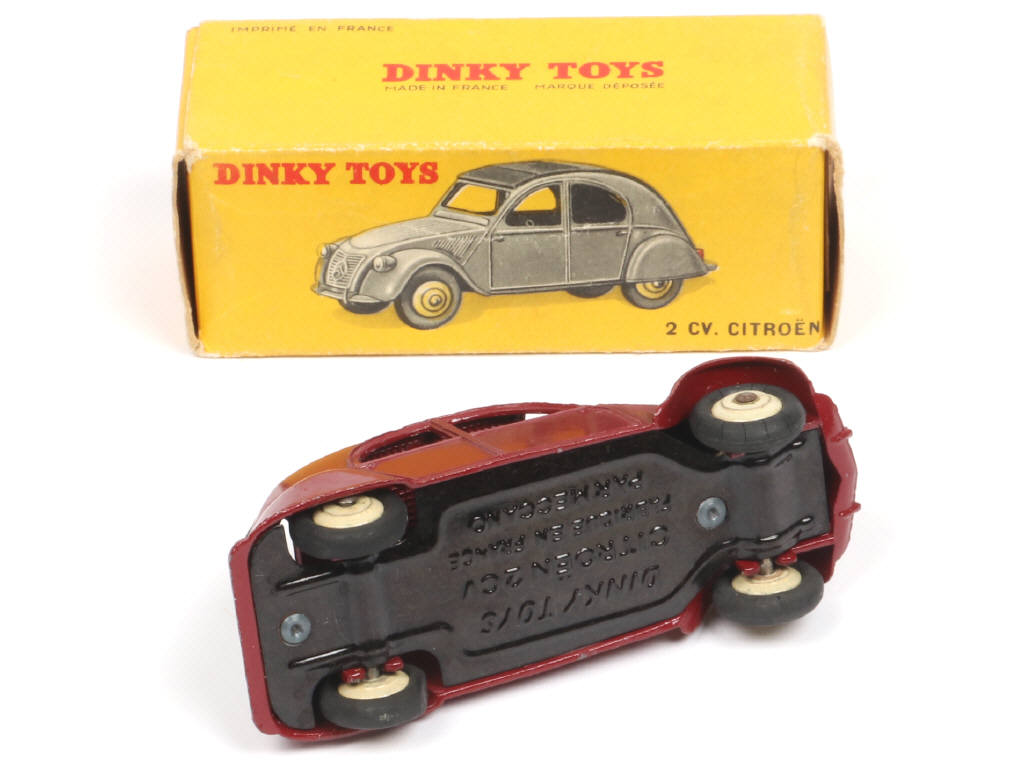 Lot 262 - DINKY TOYS (FRANCE) (1)