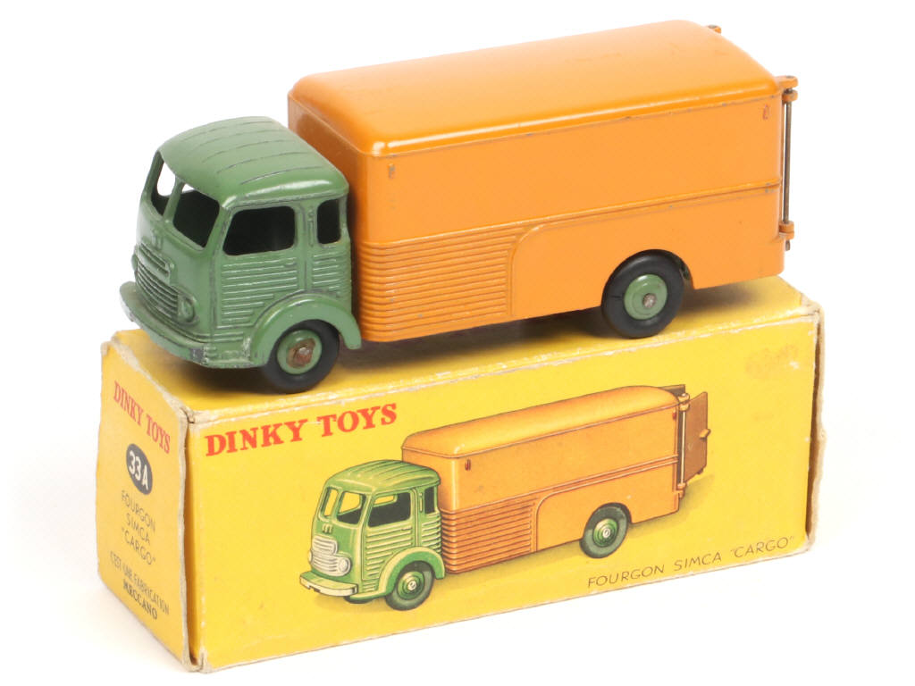 Lot 271 - DINKY TOYS (FRANCE) (1)