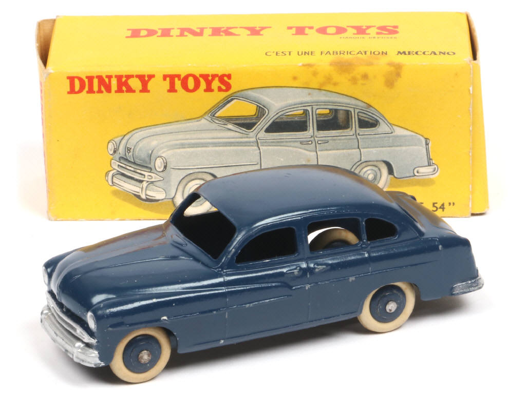 Lot 266 - DINKY TOYS (FRANCE) (1)