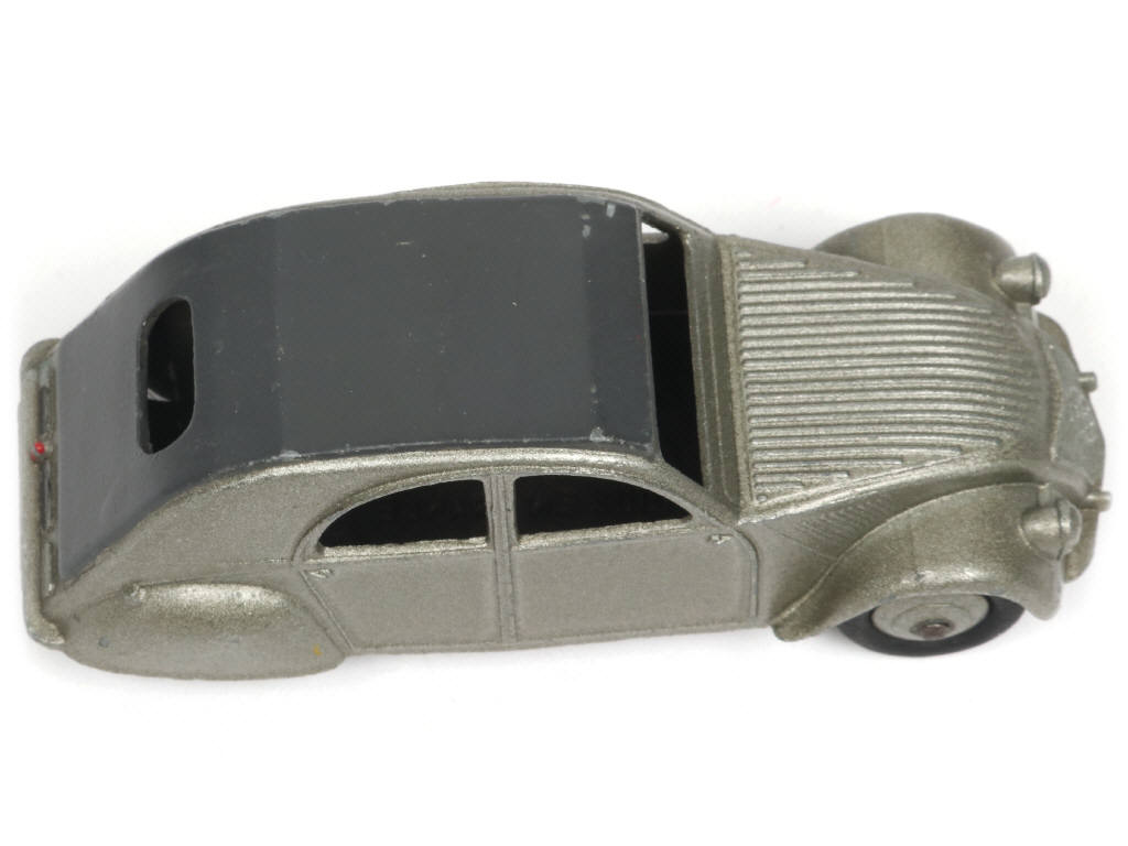 Lot 263 - DINKY TOYS (FRANCE) (1)