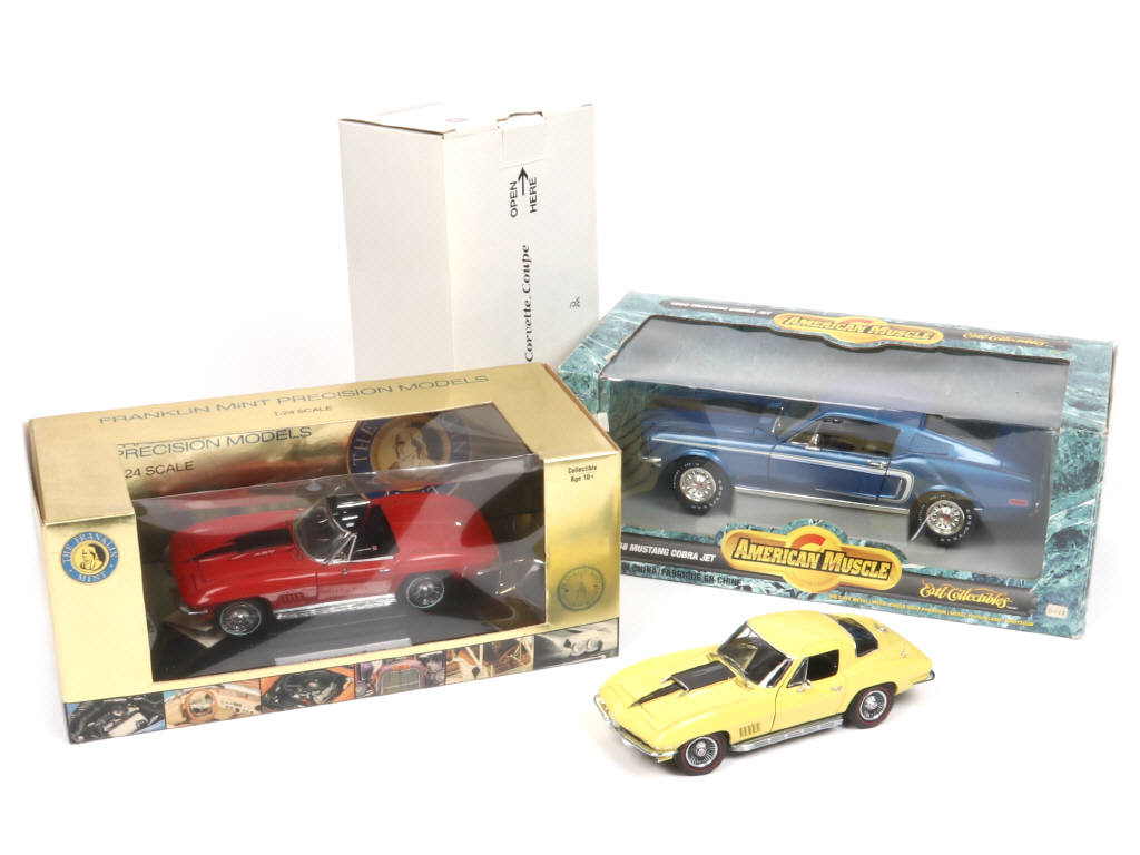 Lot 108 - DIVERS (3)