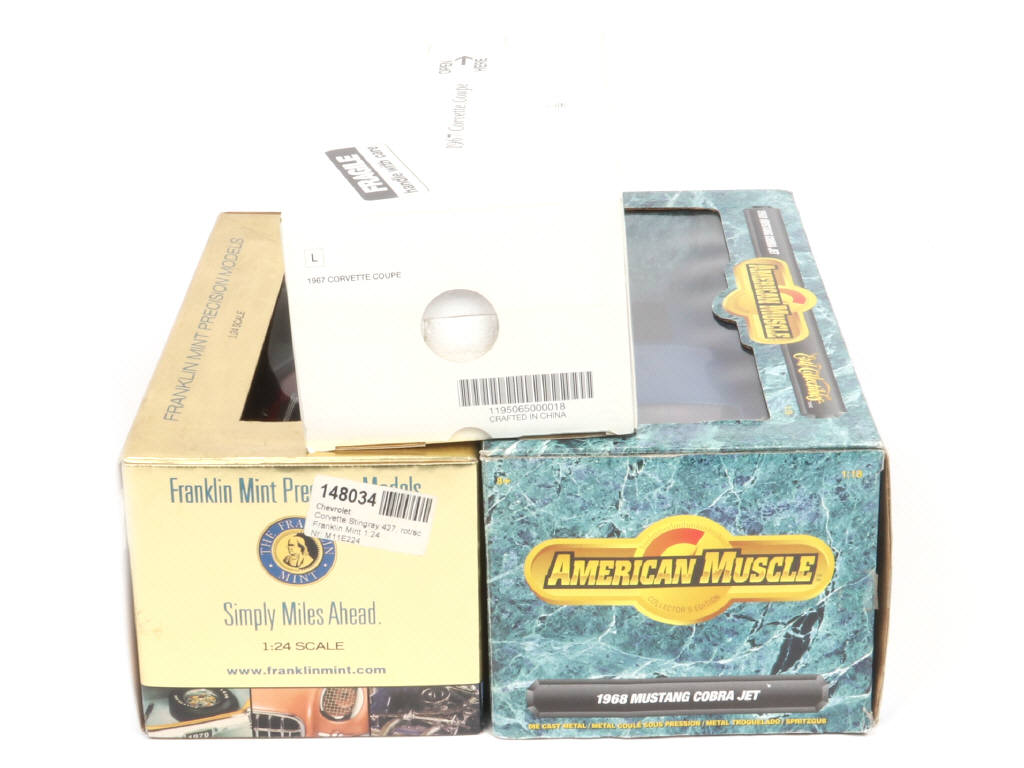 Lot 108 - DIVERS (3)