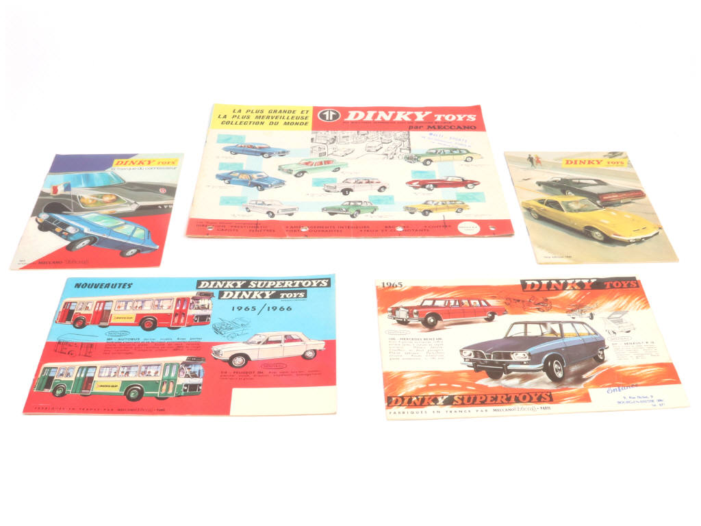 Lot 21 - DINKY TOYS (5)