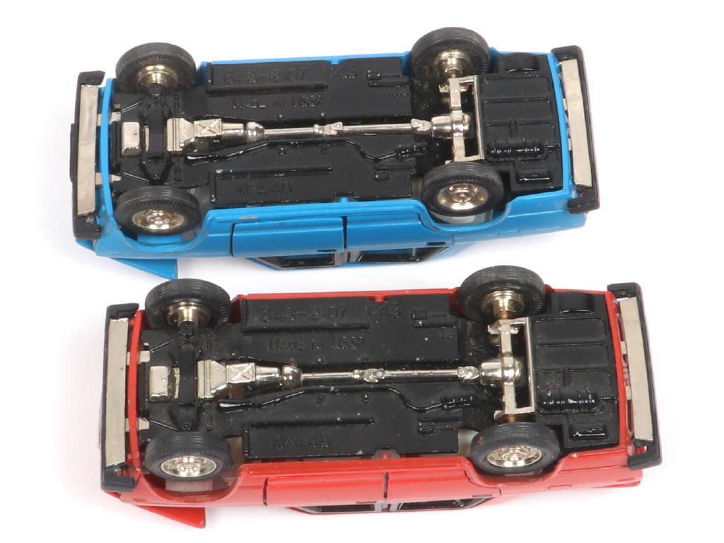 Lot 139 - DIVERS (5)