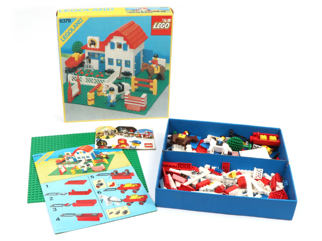 Lot 295 - LEGO (DANEMARK) (1)