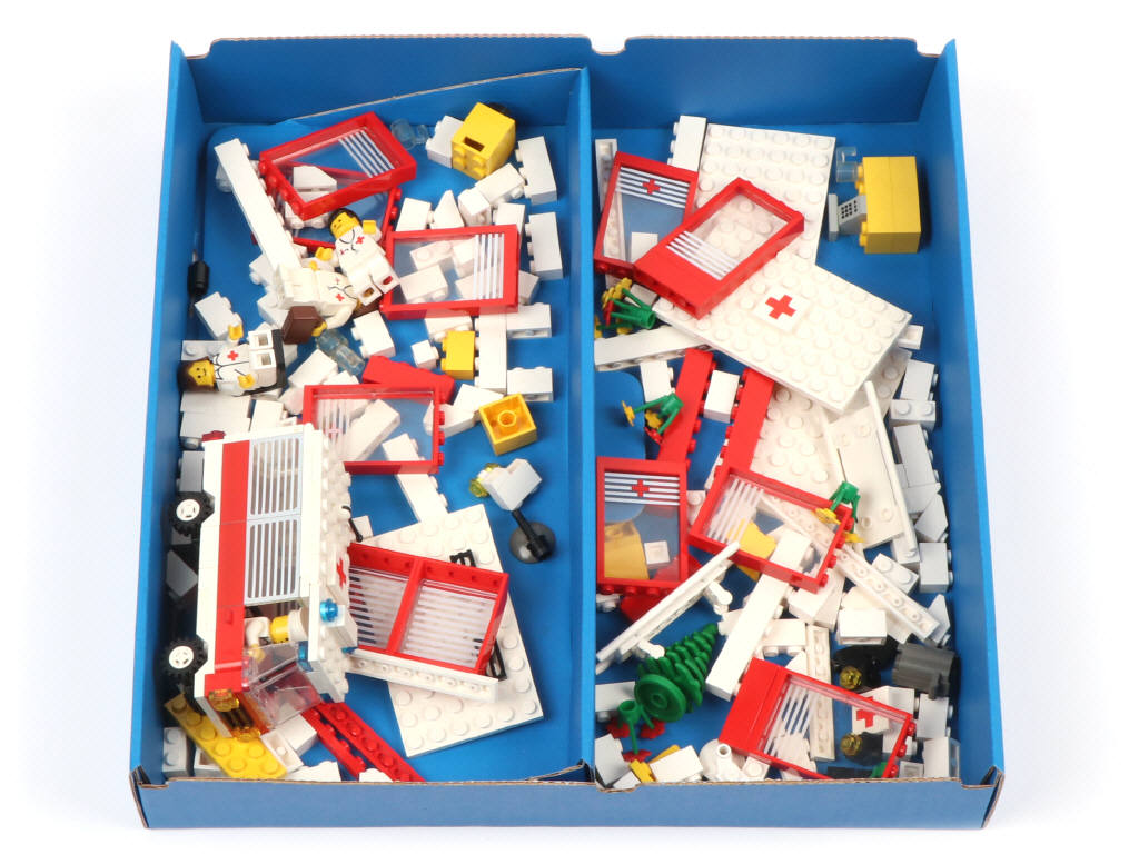 Lot 298 - LEGO (DANEMARK) (1)