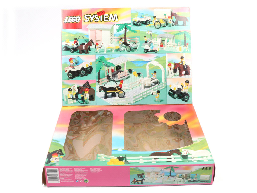 Lot 320 - LEGO (DANEMARK) (3)