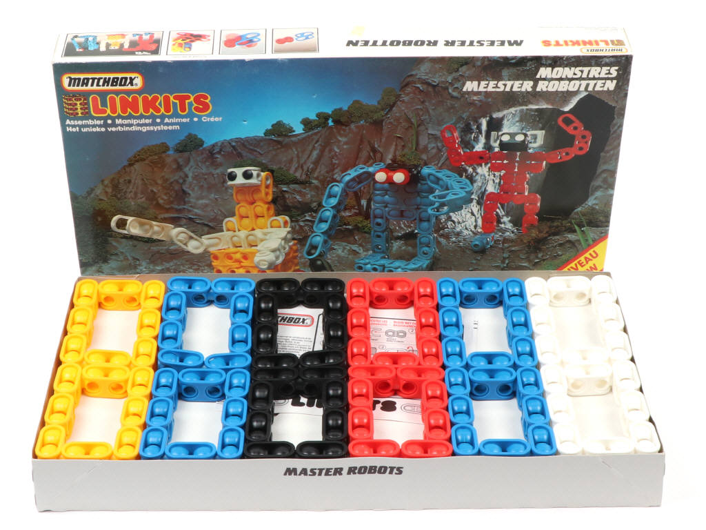 Lot 326 - DIVERS (4)