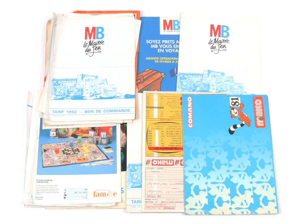 Lot 147 - DIVERS (1)