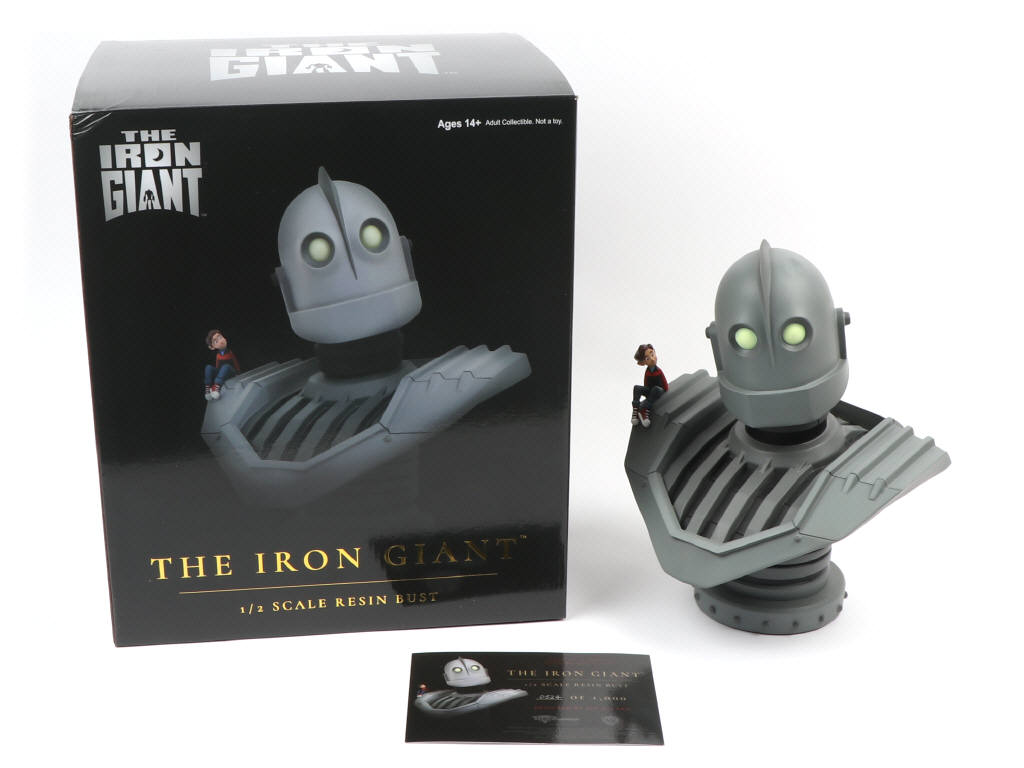 Lot 130 - DIAMOND SELECT TOYS (USA) (1)