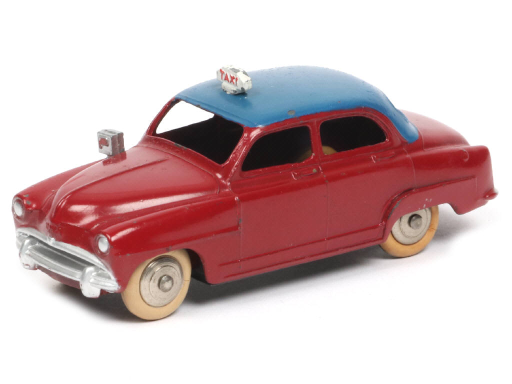 Lot 311 - DINKY TOYS (FRANCE) (1)