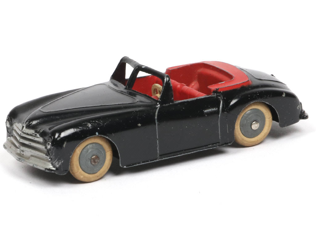 Lot 310 - DINKY TOYS (FRANCE) (1)