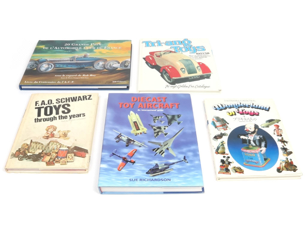 Lot 3 - DIVERS (5)