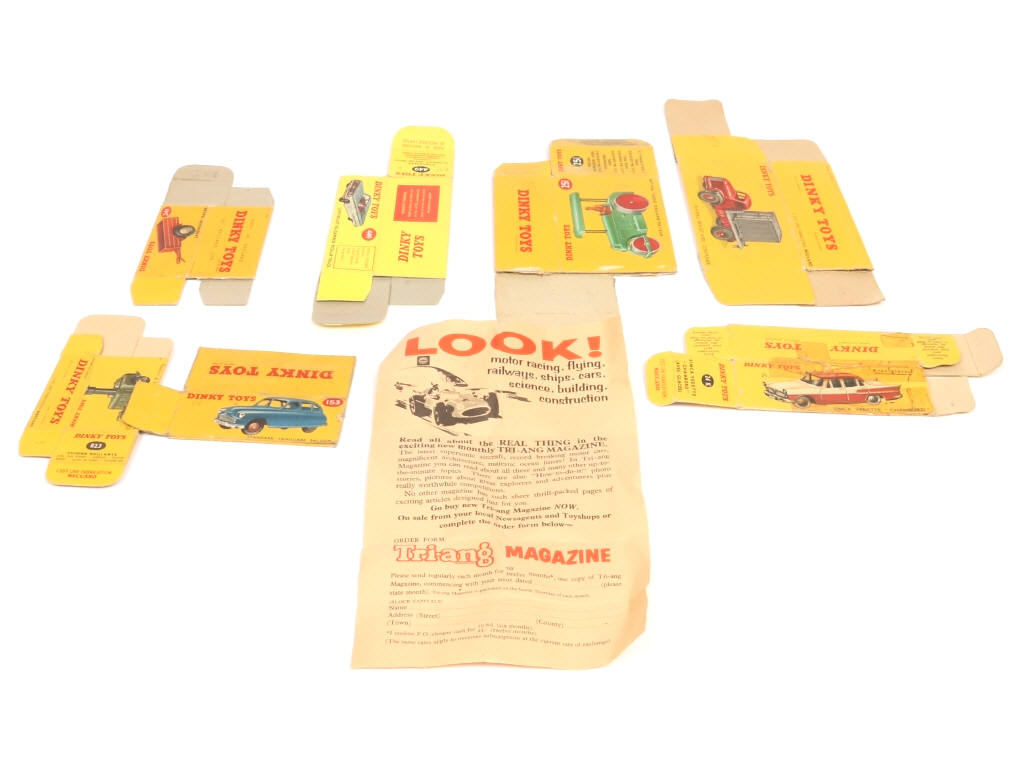 Lot 144 - DIVERS (8)
