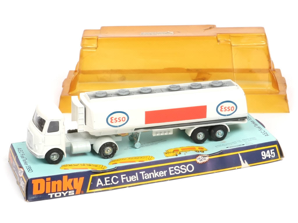 Lot 324 - DINKY TOYS (GB) (1)