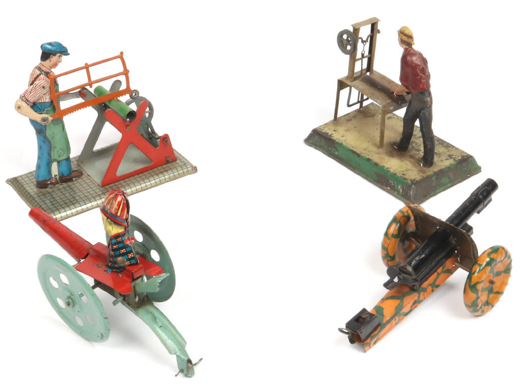 Lot 144 - DIVERS (4)