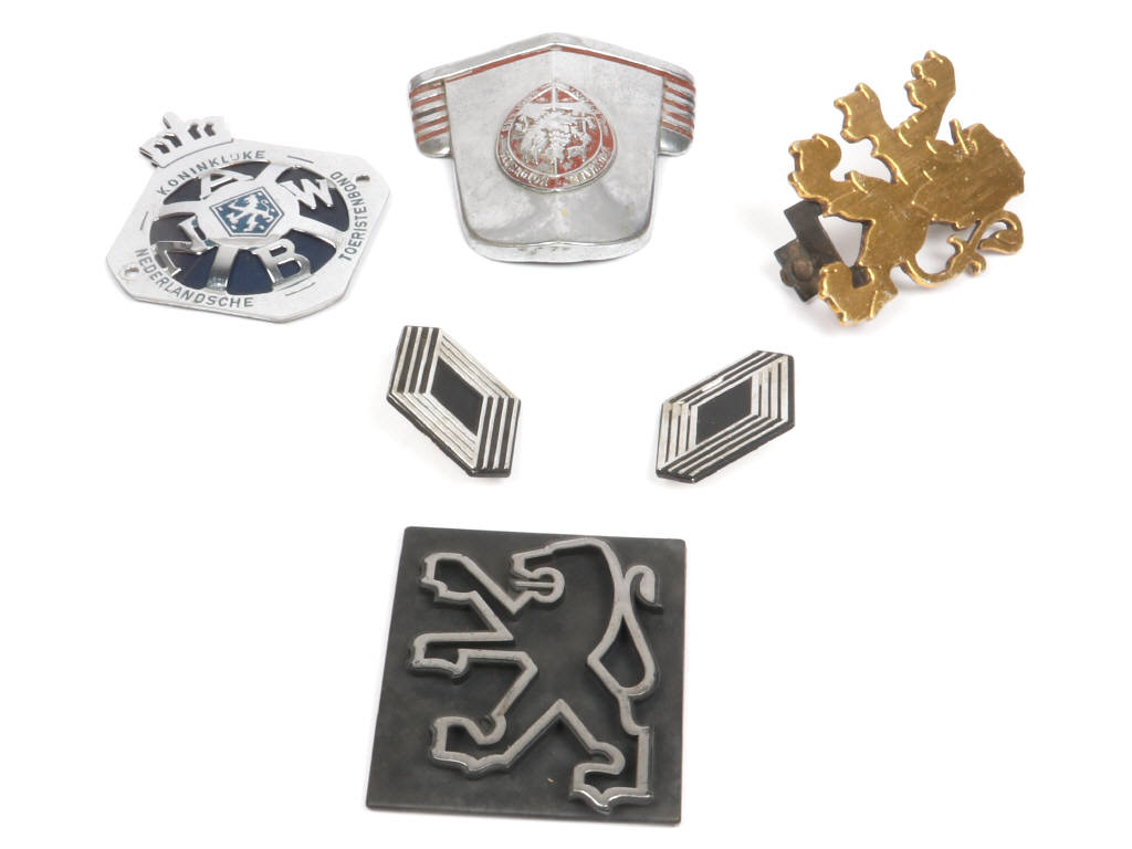 Lot 146 - DIVERS (6)