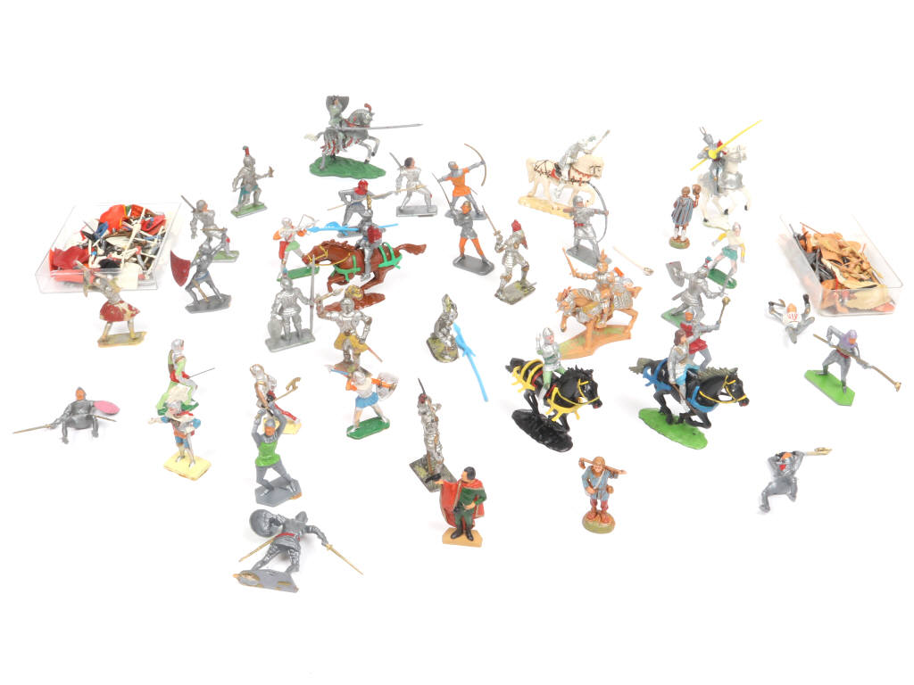 Lot 62 - DIVERS (40)