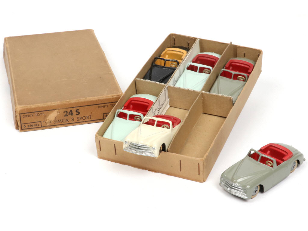 Lot 392 - DINKY TOYS (FRANCE) (7)