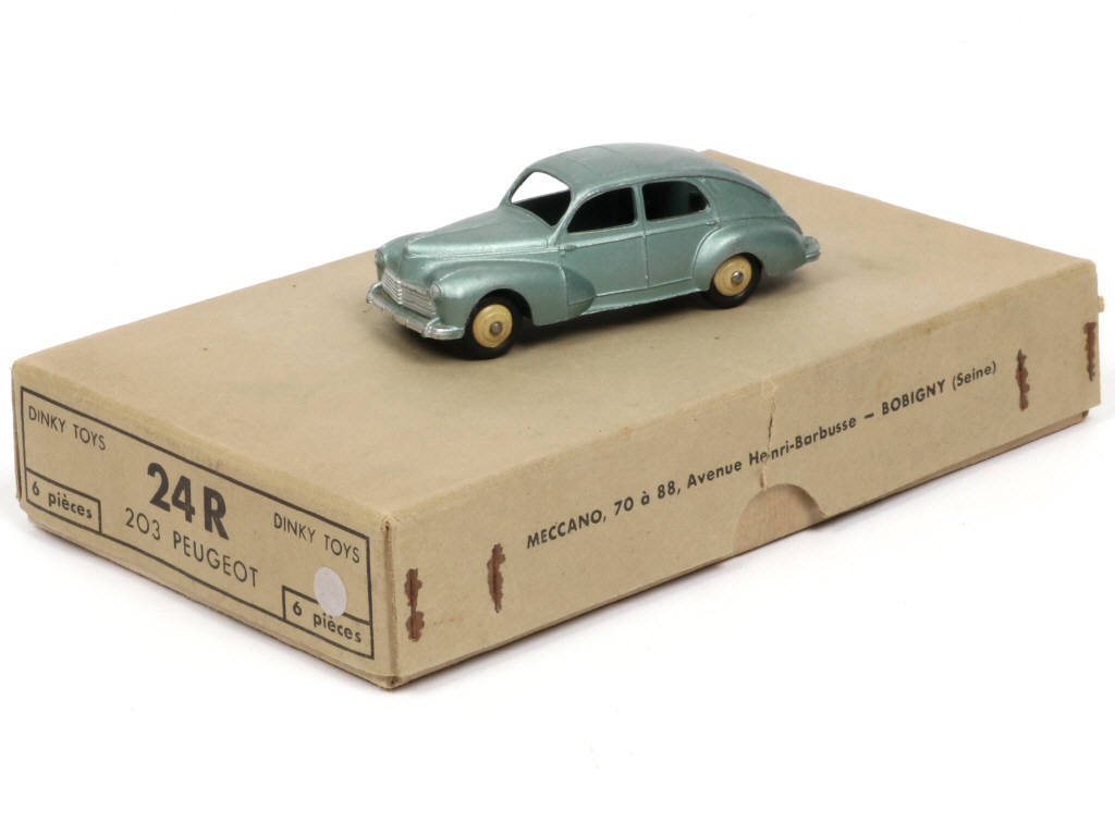 Lot 390 - DINKY TOYS (FRANCE) (2)
