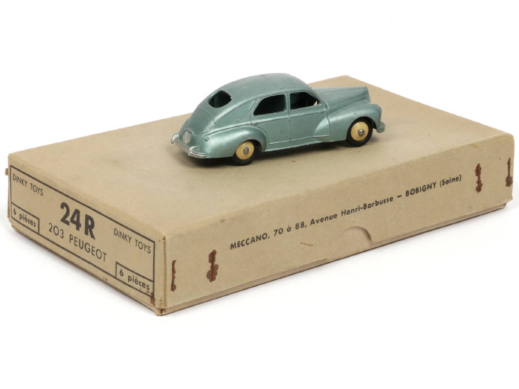 Lot 390 - DINKY TOYS (FRANCE) (2)