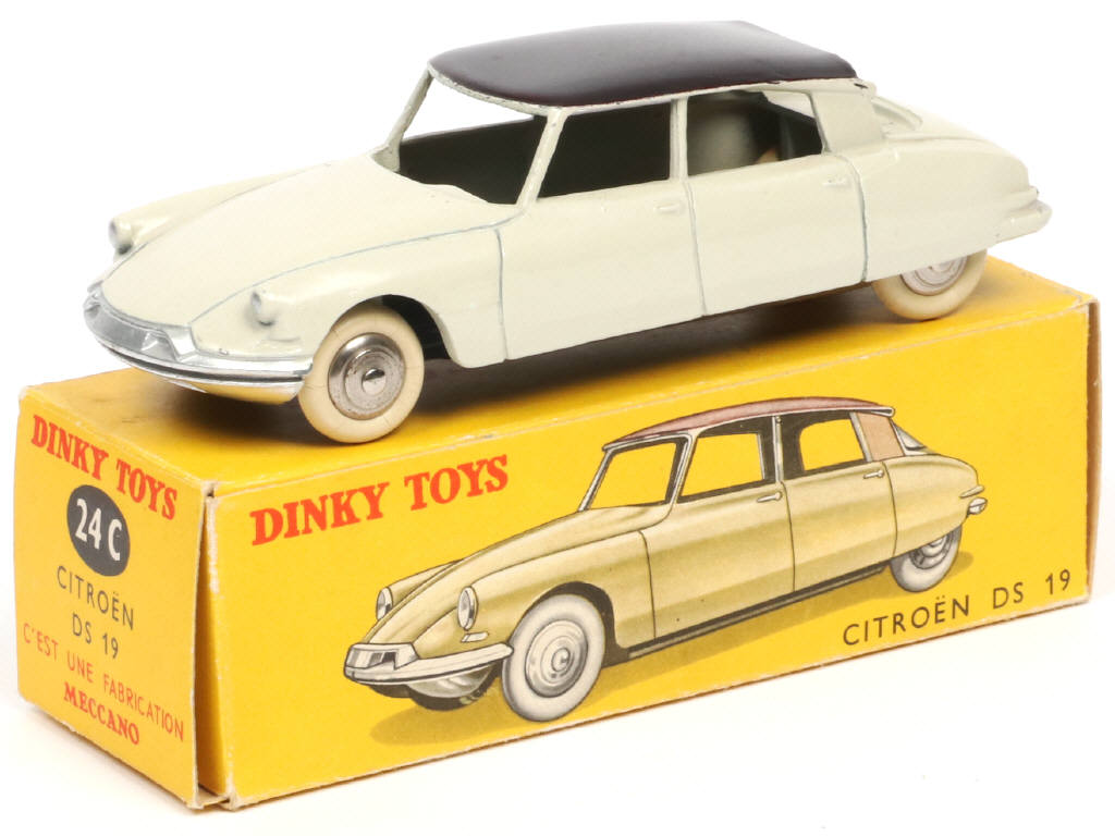 Lot 398 - DINKY TOYS (FRANCE) (1)