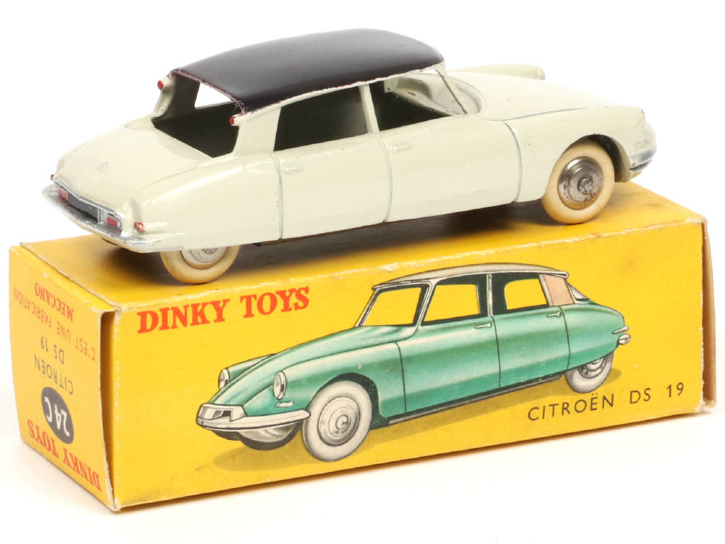 Lot 398 - DINKY TOYS (FRANCE) (1)