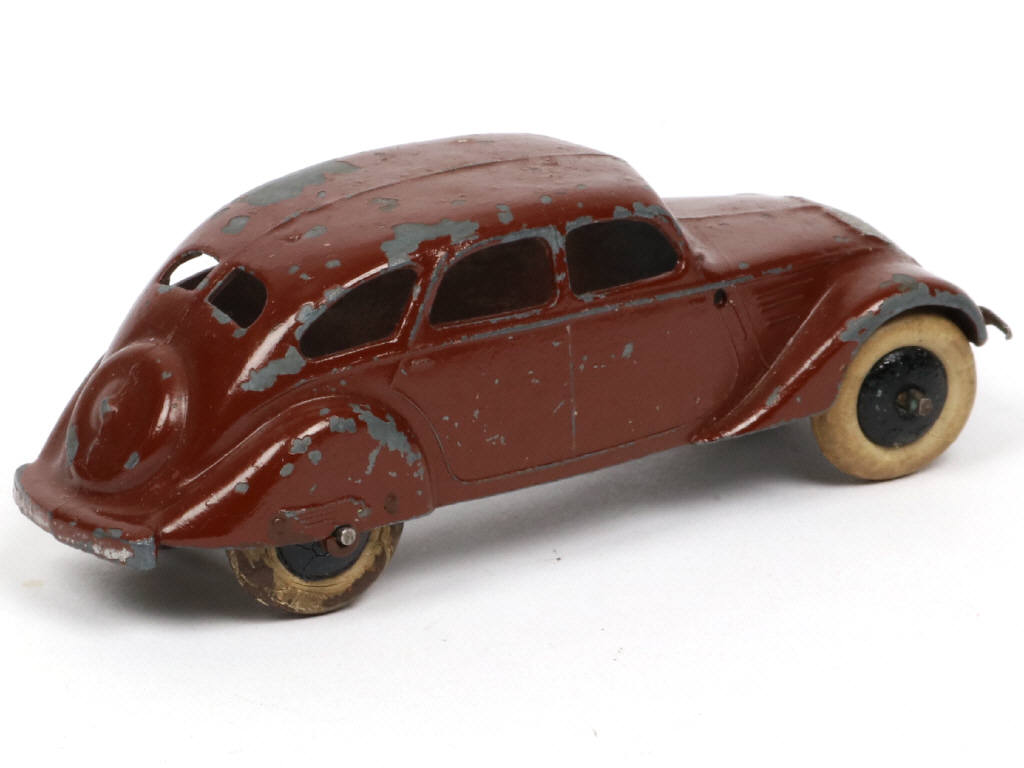 Lot 375 - DINKY TOYS (FRANCE) (1)