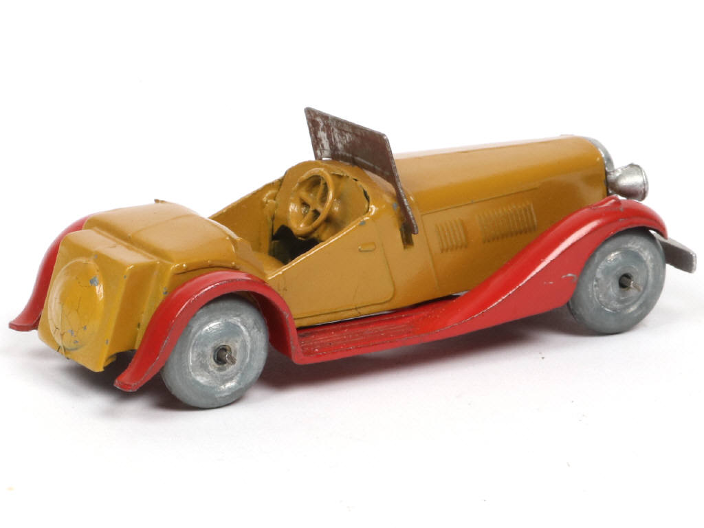 Lot 373 - DINKY TOYS (FRANCE) (1)