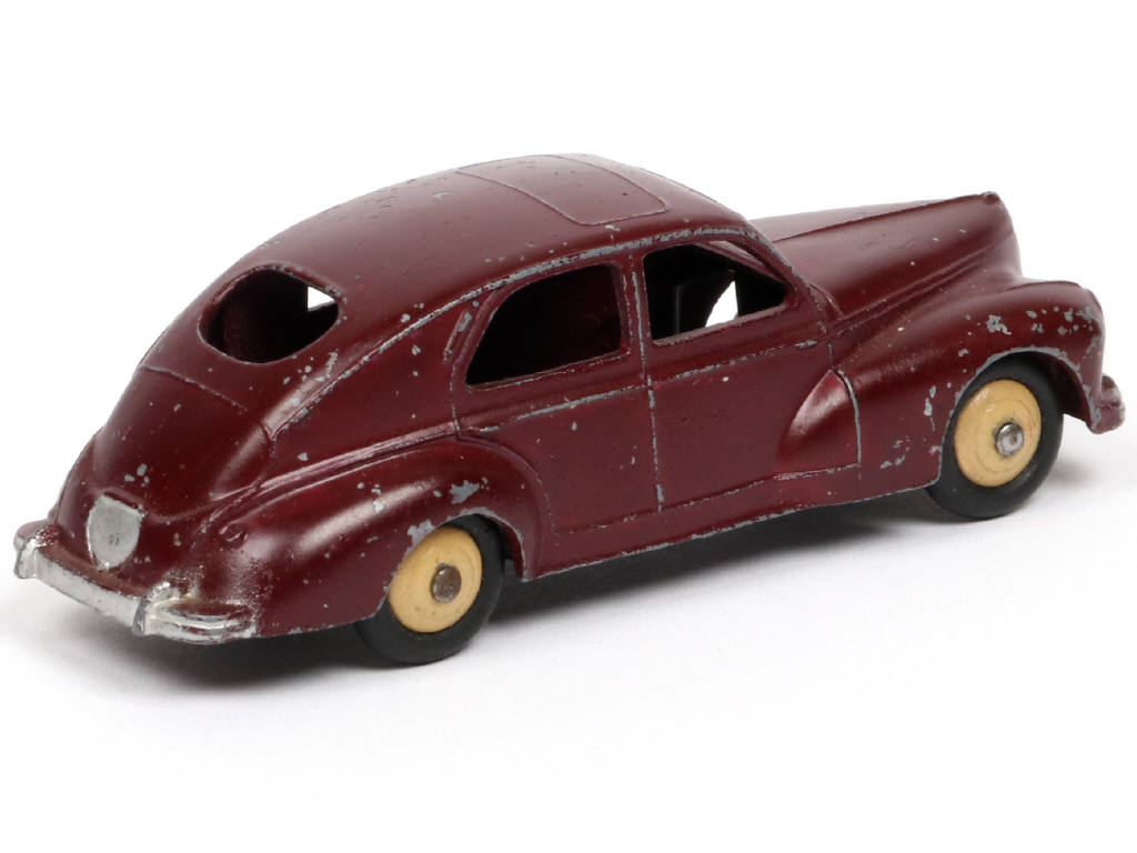 Lot 389 - DINKY TOYS (FRANCE) (1)