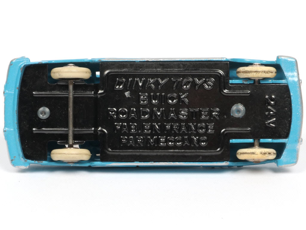Lot 410 - DINKY TOYS (FRANCE) (1)