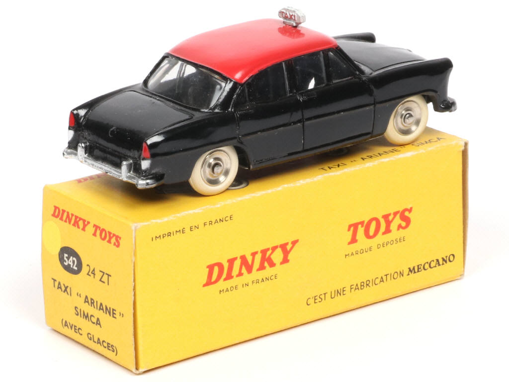 Lot 415 - DINKY TOYS (FRANCE) (1)