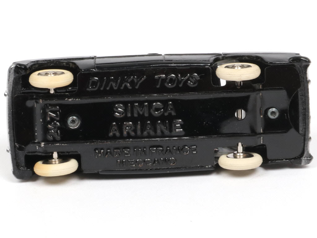 Lot 415 - DINKY TOYS (FRANCE) (1)