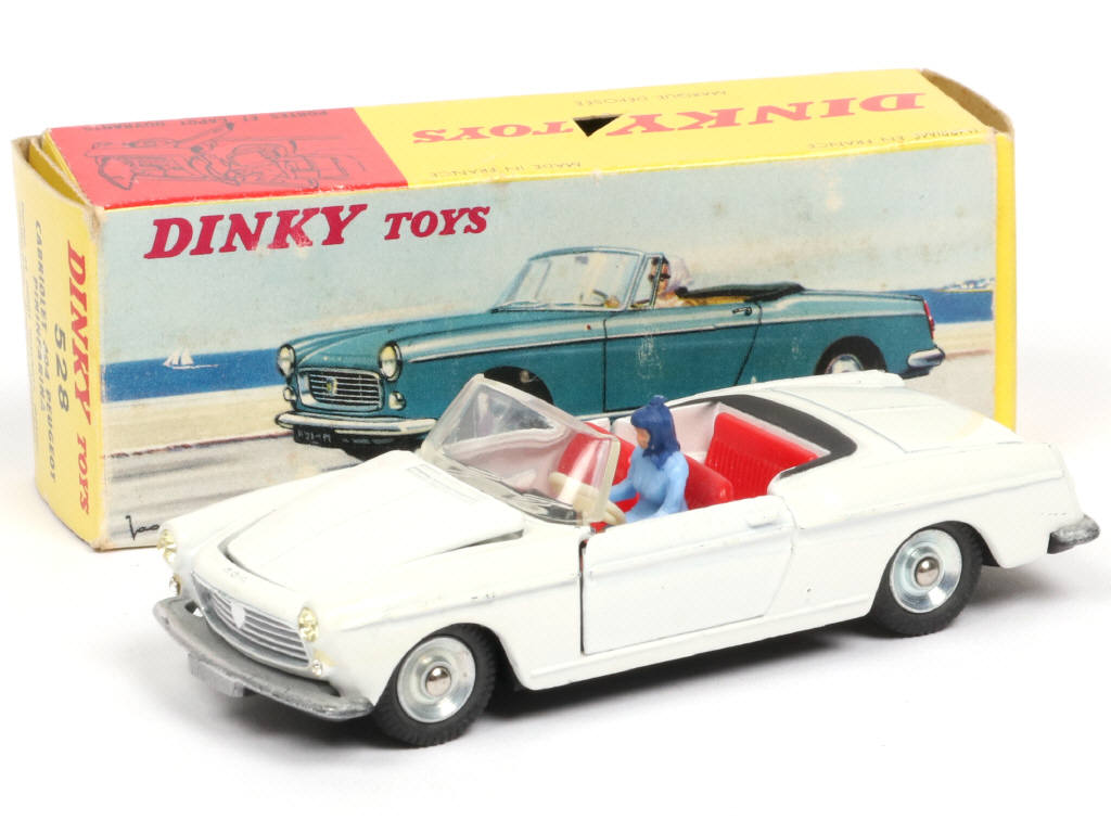 Lot 436 - DINKY TOYS (FRANCE) (1)