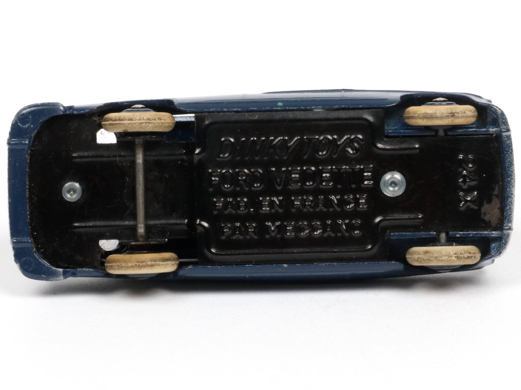 Lot 412 - DINKY TOYS (FRANCE) (1)