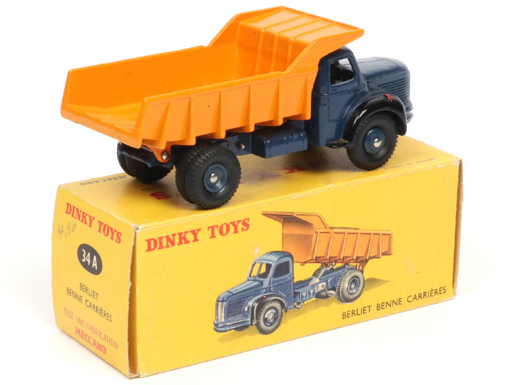 Lot 464 - DINKY TOYS (FRANCE) (1)