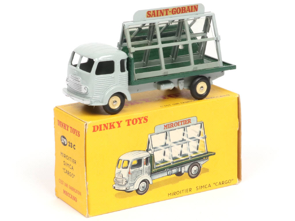 Lot 463 - DINKY TOYS (FRANCE) (1)