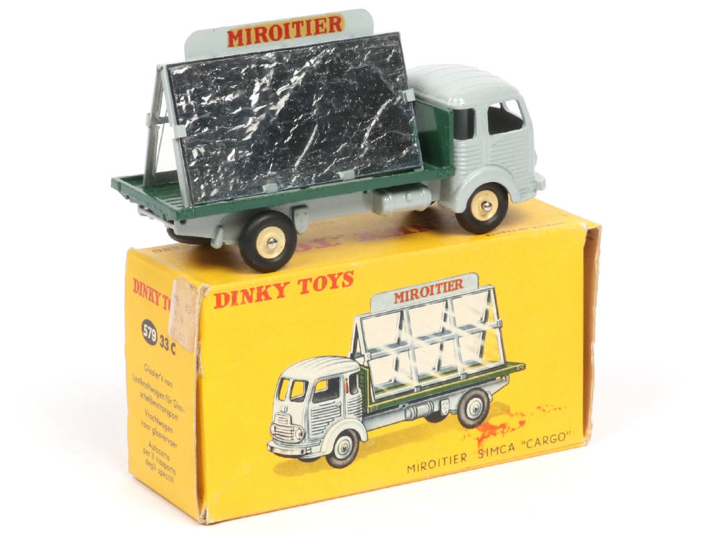 Lot 463 - DINKY TOYS (FRANCE) (1)