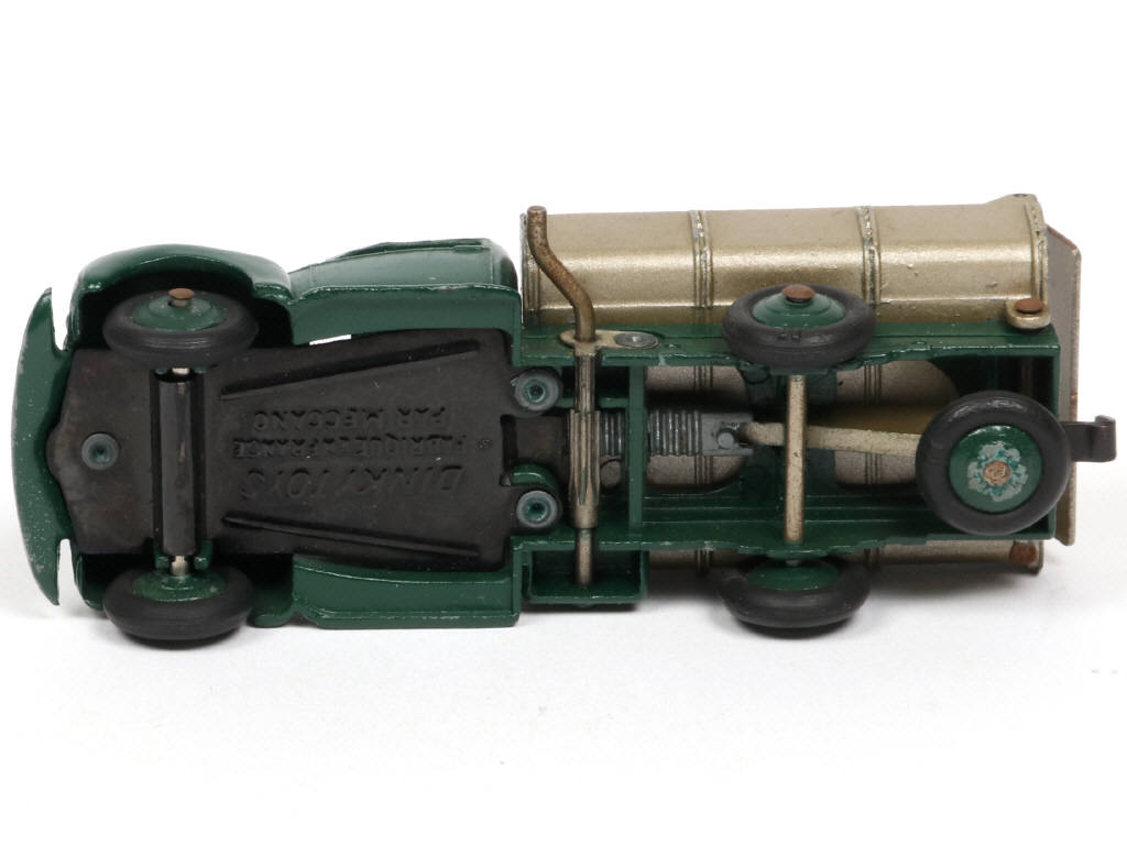 Lot 453 - DINKY TOYS (FRANCE) (1)