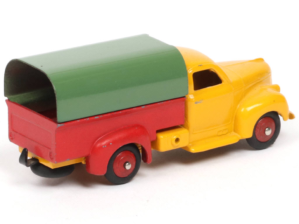 Lot 454 - DINKY TOYS (FRANCE) (1)