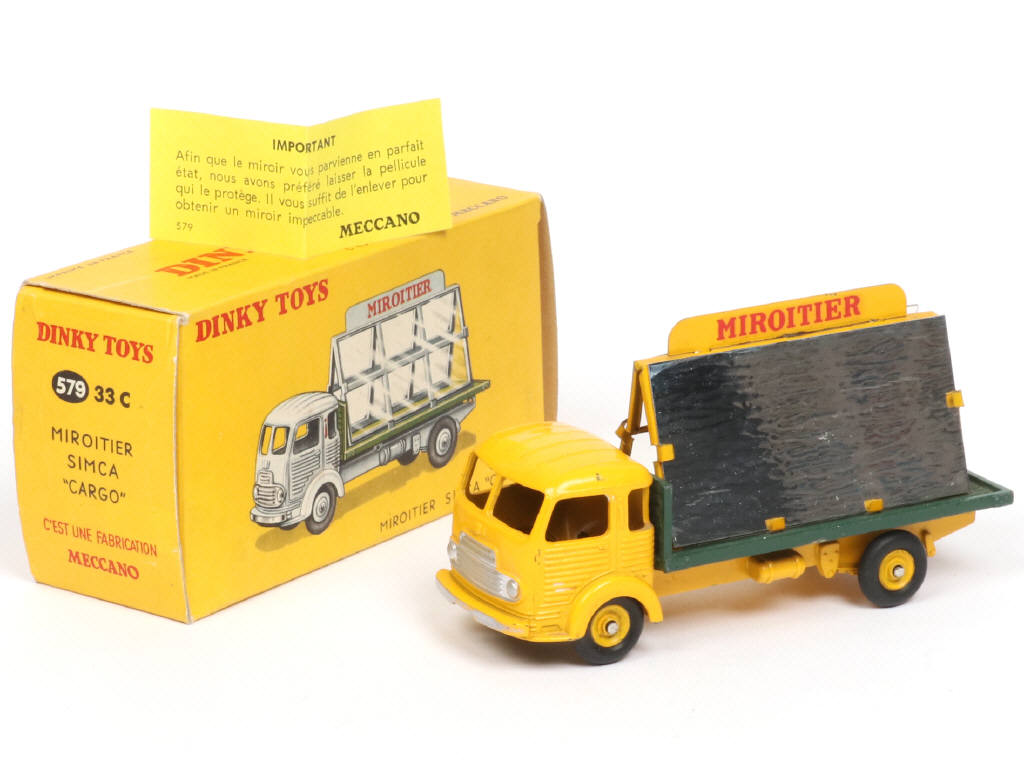 Lot 462 - DINKY TOYS (FRANCE) (1)