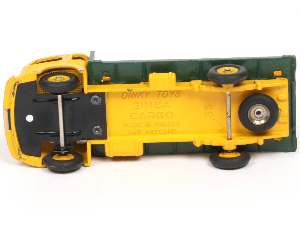 Lot 462 - DINKY TOYS (FRANCE) (1)