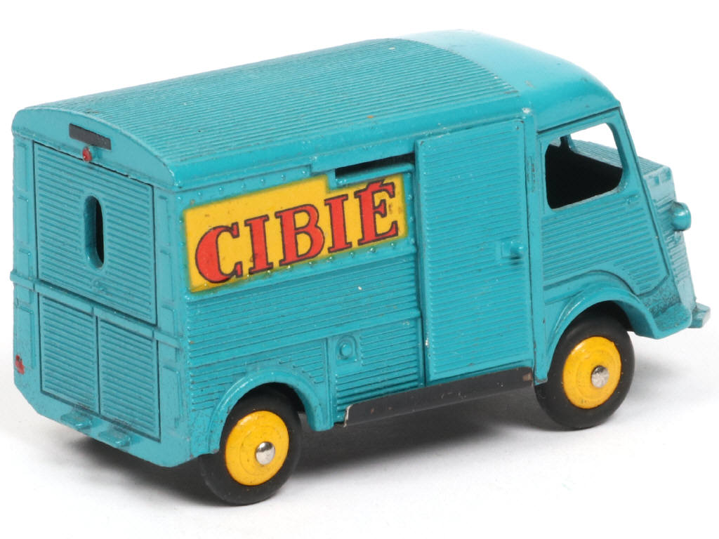 Lot 448 - DINKY TOYS (FRANCE) (1)