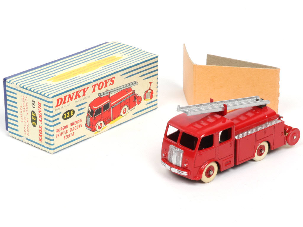 Lot 466 - DINKY TOYS (FRANCE) (1)