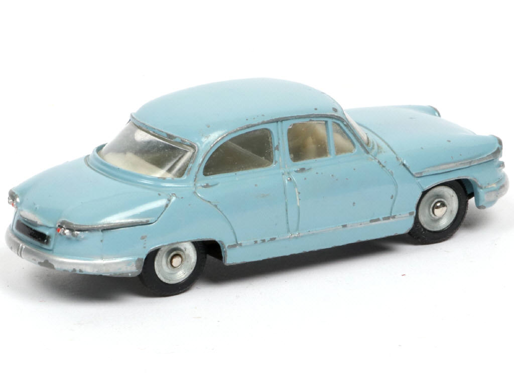 Lot 396 - DINKY TOYS (FRANCE) (1)