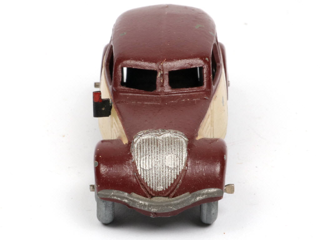 Lot 377 - DINKY TOYS (FRANCE) (1)