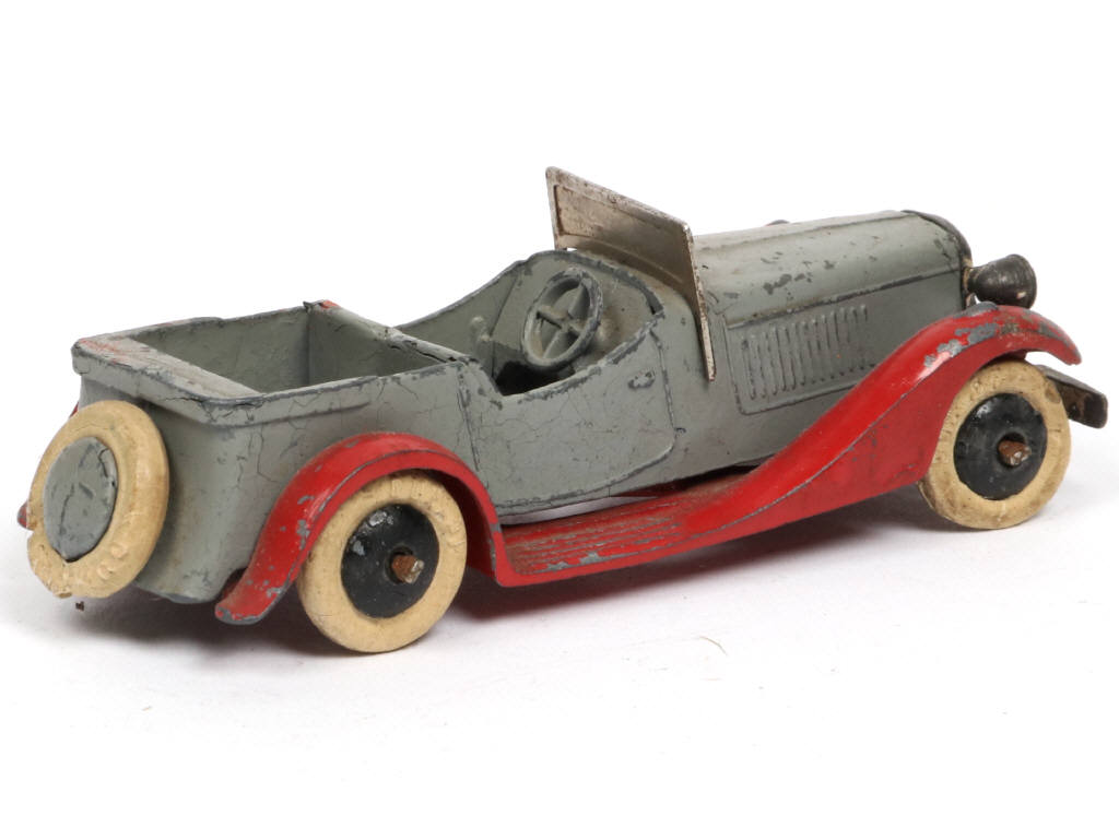 Lot 371 - DINKY TOYS (FRANCE) (1)