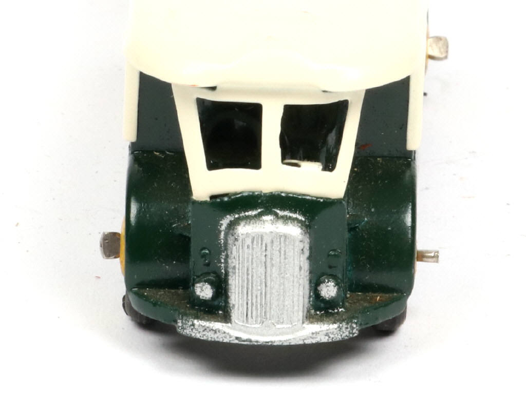 Lot 446 - DINKY TOYS (FRANCE) (1)