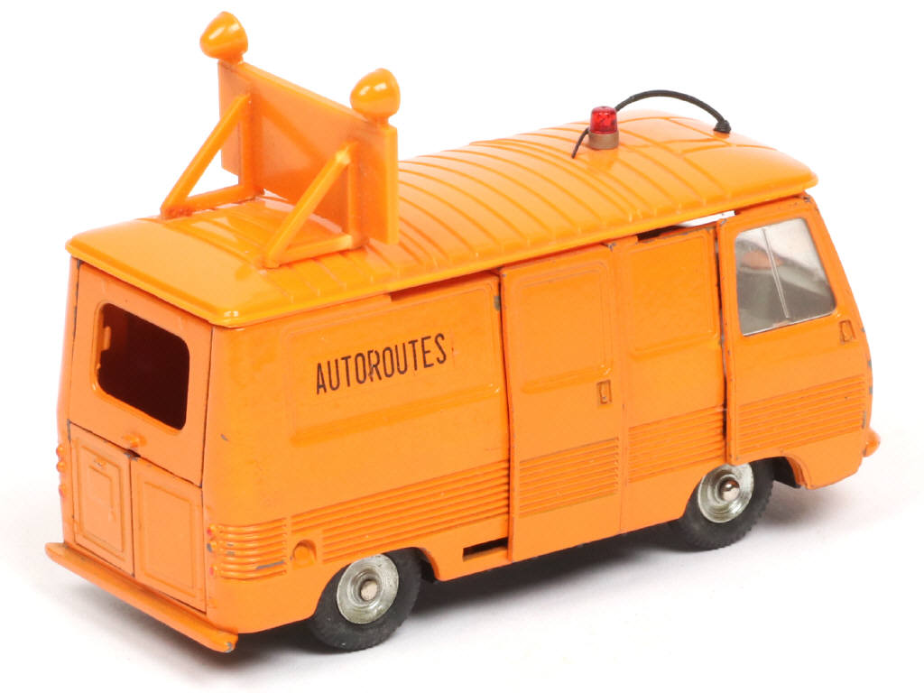 Lot 450 - DINKY TOYS (FRANCE) (1)