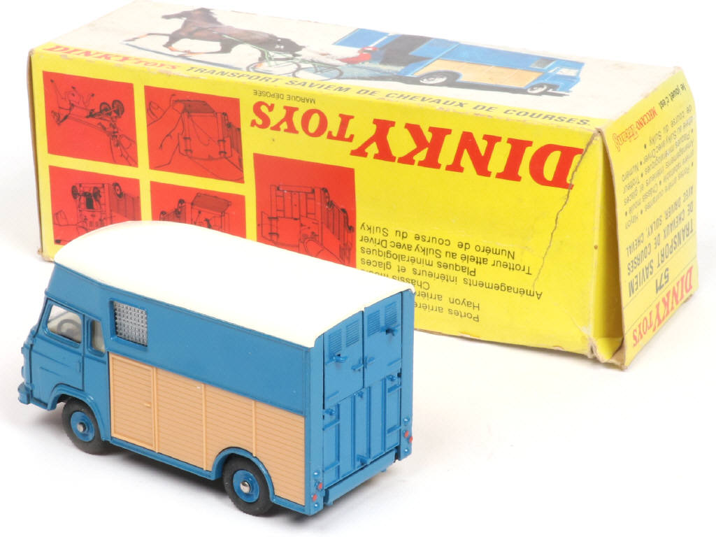 Lot 459 - DINKY TOYS (FRANCE) (1)